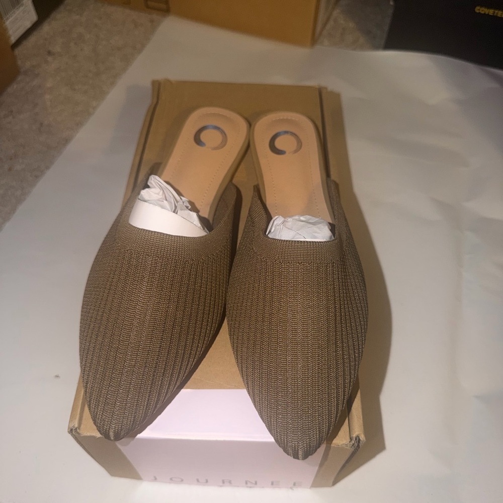 Journee Collection Women's Aniee Dark Taupe Knit Pointed Toe Slip-On Mules